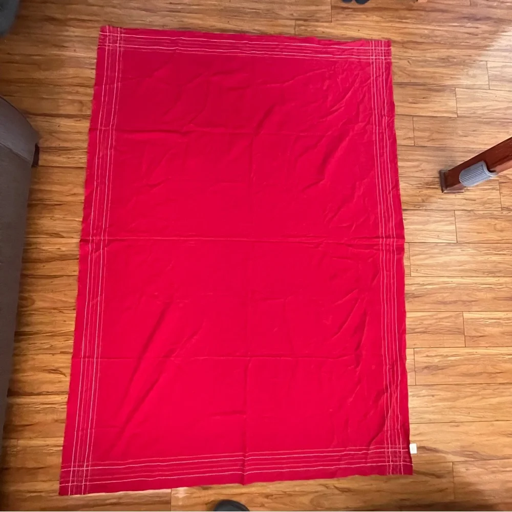 Target red holiday Christmas 100% cotton tablecloth - rectangle 58